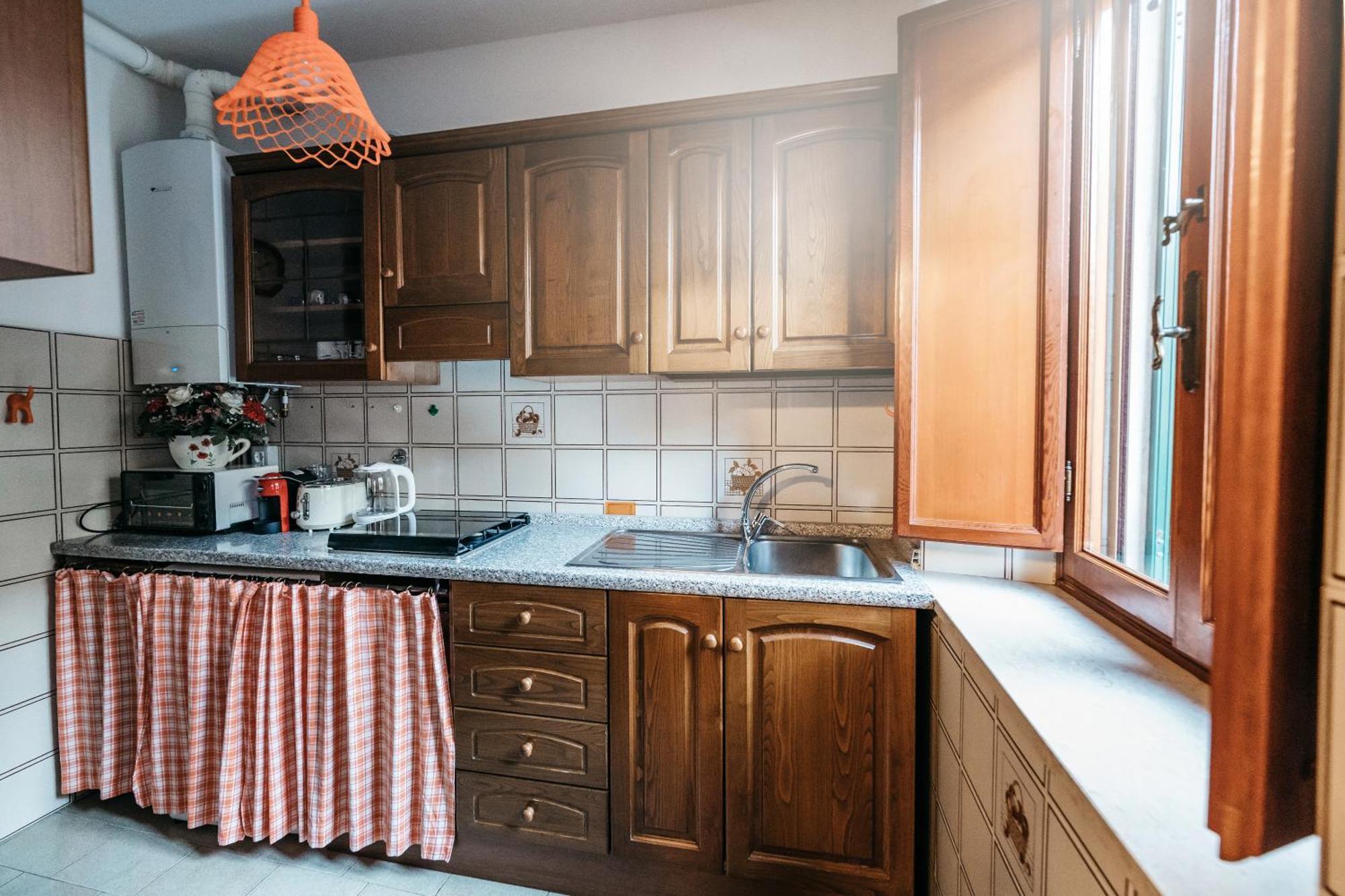 Casa Alice Lucca Centro Apartment ภายนอก รูปภาพ