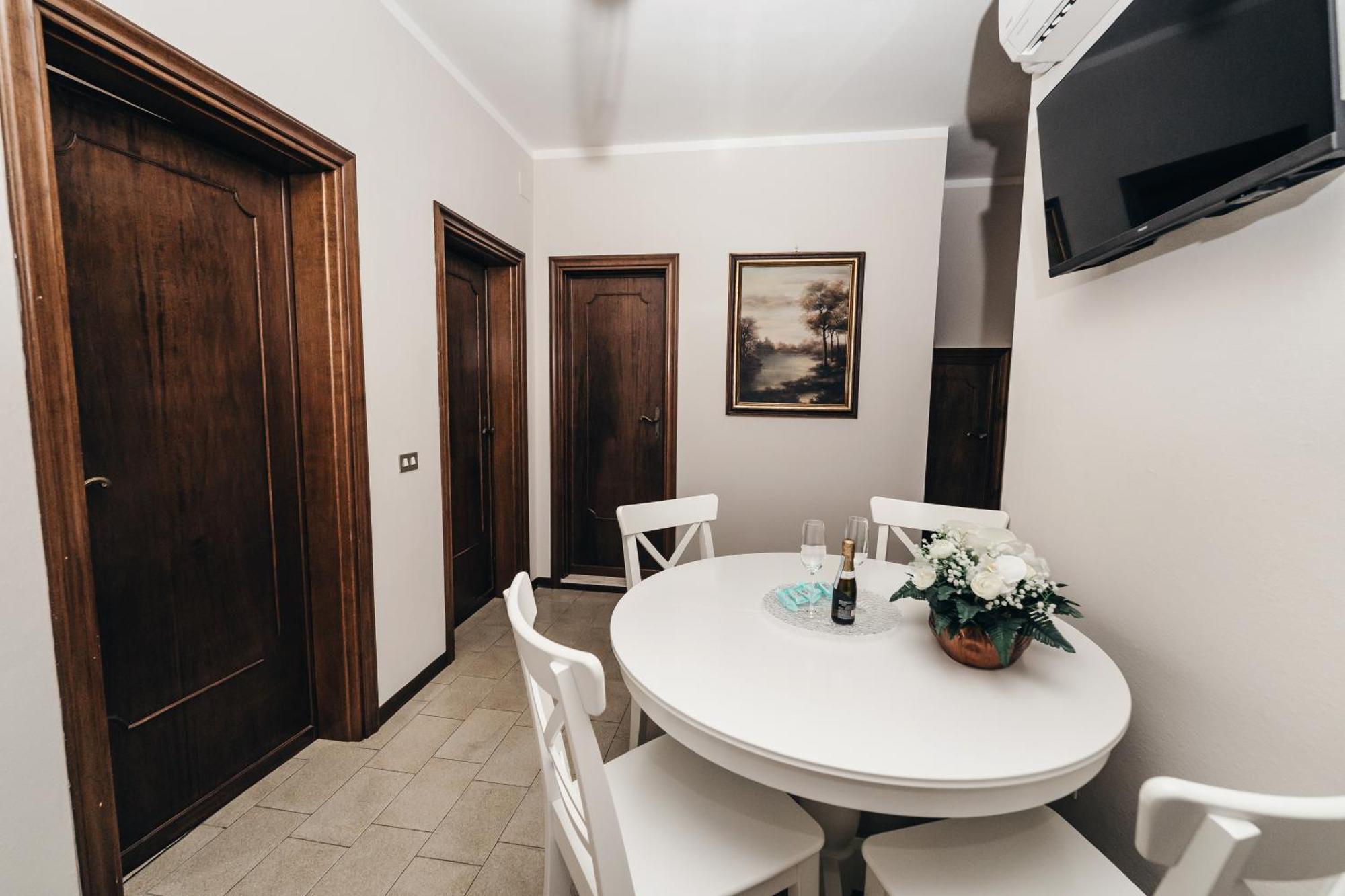 Casa Alice Lucca Centro Apartment ภายนอก รูปภาพ